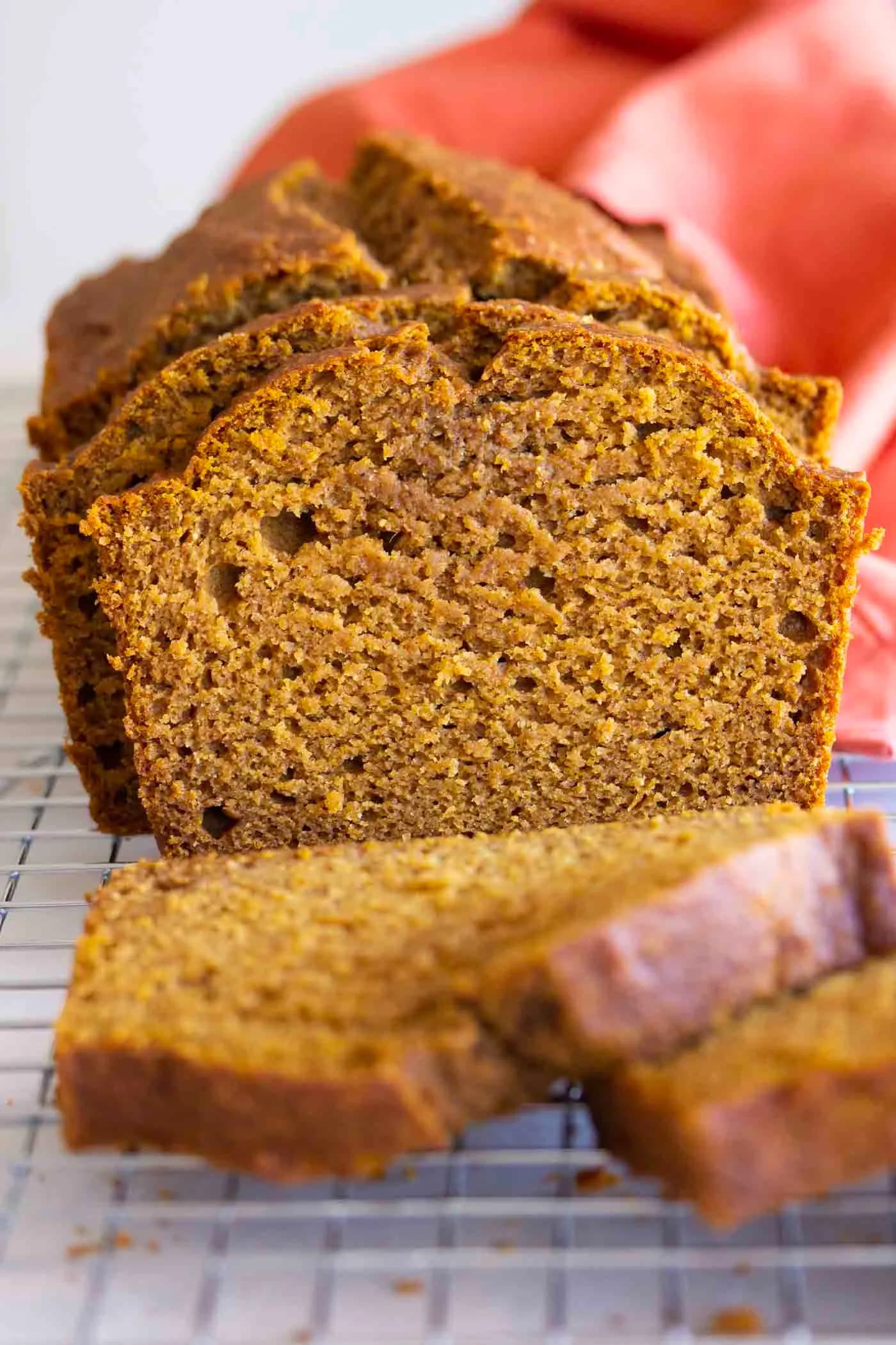 Pumpkin Bread with Warm Spices and Pumpkin Puree